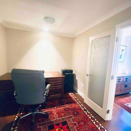 Amazing Location 2 Bedroom Minutes From Downtown Victoria Exterior foto